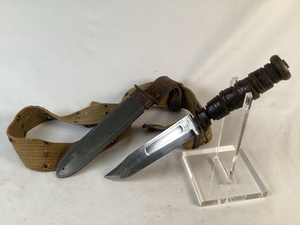 USN Kabar MKII Fighting Knife with Scabbard