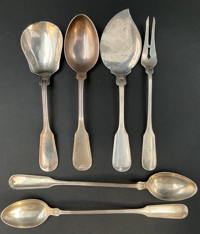 Six Pieces Sterling Flatware in the Fiddle Thread Pattern