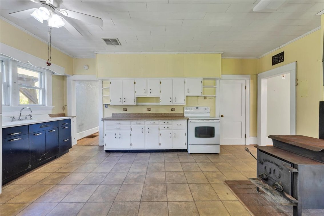 Image for FAR 756 - Your Giles Co. Country Home