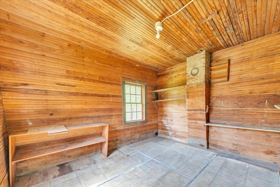 Image for FAR 756 - Your Giles Co. Country Home