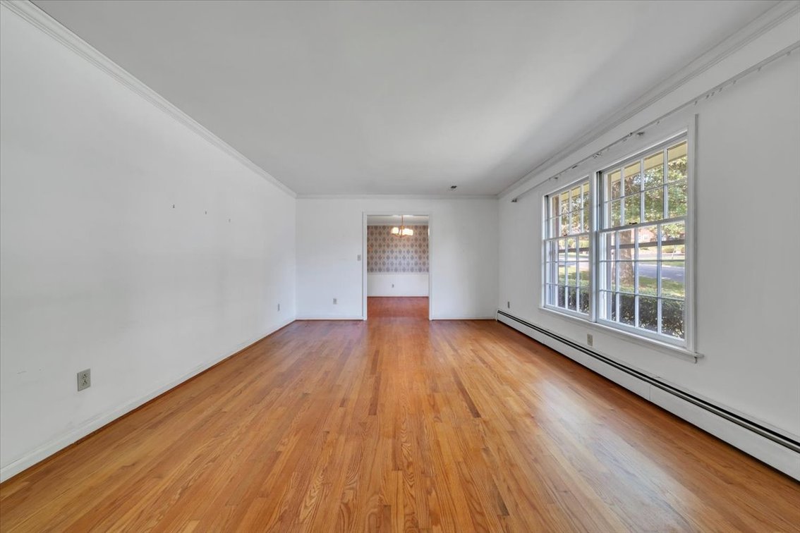 Image for FAR 757 - Roanoke Real Estate Opportunity-Nice Brick Ranch!