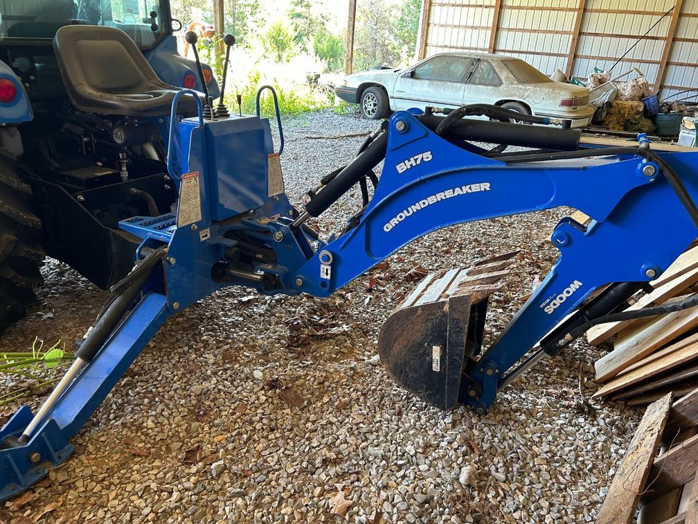 Image for FAR 764 - LIVE AUCTION in Moneta - TOOLS, TRACTORS, FARM EQUIPMENT, CARS & MUCH MORE!