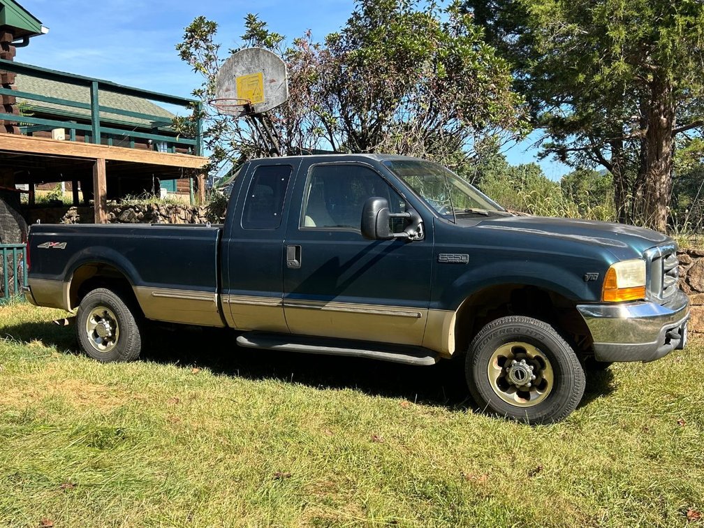 Image for FAR 764 - LIVE AUCTION in Moneta - TOOLS, TRACTORS, FARM EQUIPMENT, CARS & MUCH MORE!