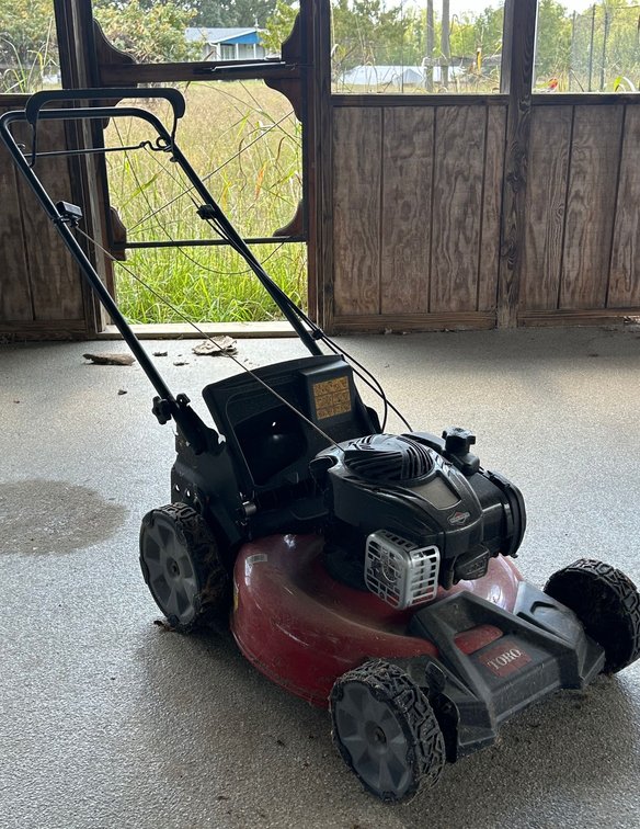 Image for FAR 764 - LIVE AUCTION in Moneta - TOOLS, TRACTORS, FARM EQUIPMENT, CARS & MUCH MORE!