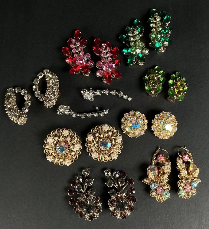 Vintage Costume Rhinestone Clip On Earrings