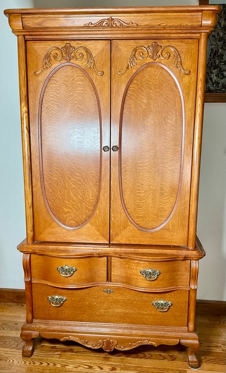 Lexington Furniture Victorian Sampler Oak Entertainment Armoire Cabinet