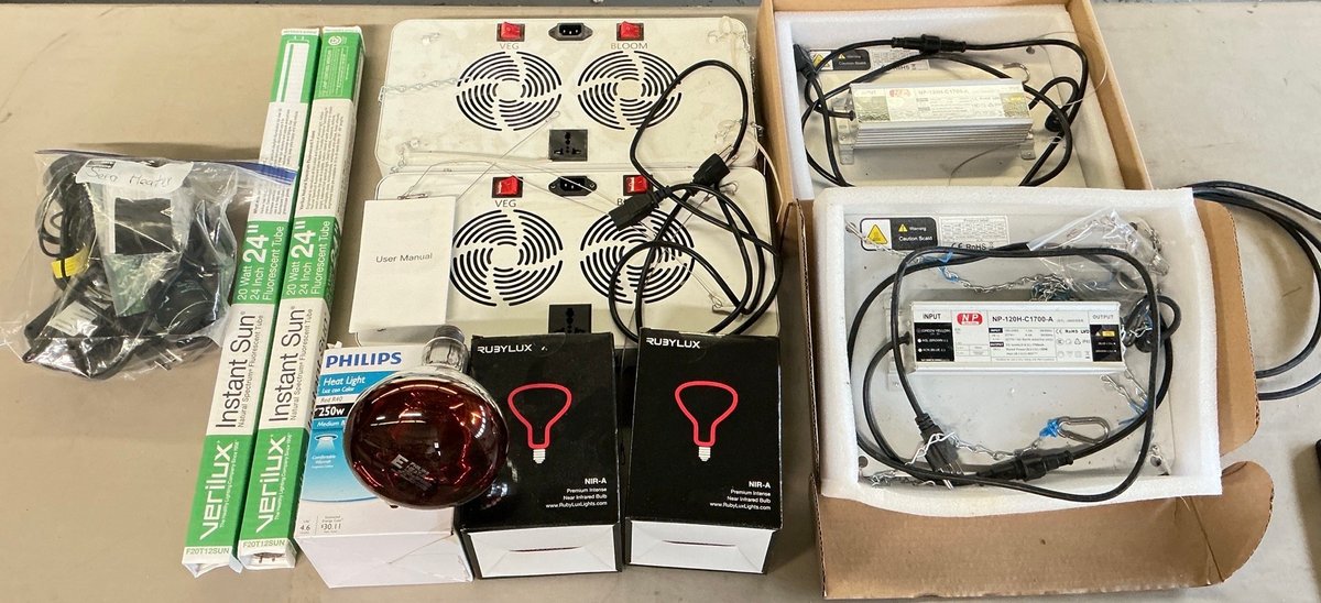 Indoor Horticulture Grow Light Fixtures and Seedling Heat Mat Lot