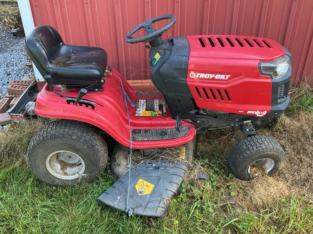 Troy-Bilt Bronco 42 Inch Deck Riding Lawn Mower Kohler Engine