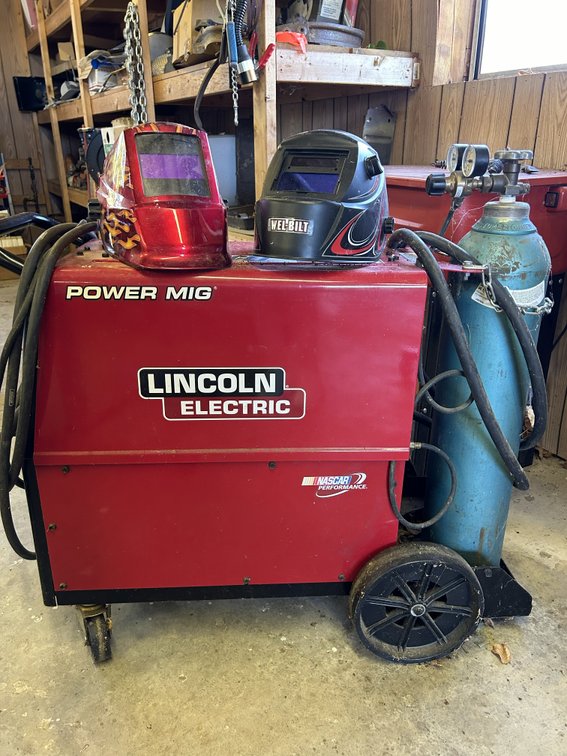 Image for FAR 764 - LIVE AUCTION in Moneta - TOOLS, TRACTORS, FARM EQUIPMENT, CARS & MUCH MORE!
