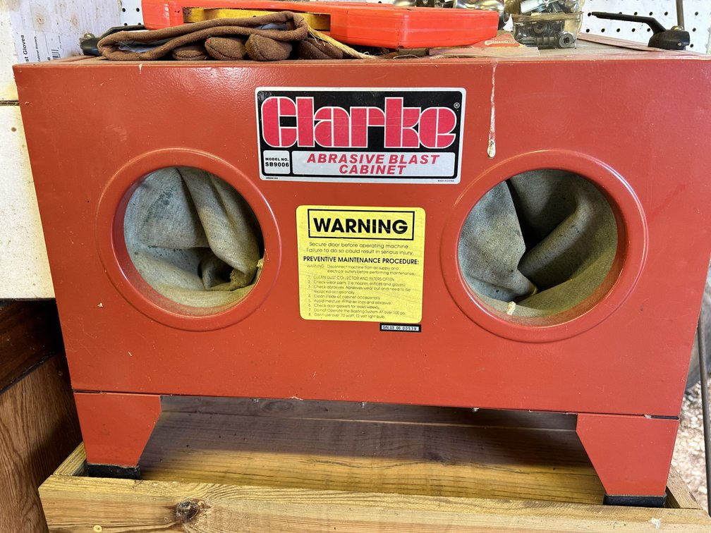 Image for FAR 764 - LIVE AUCTION in Moneta - TOOLS, TRACTORS, FARM EQUIPMENT, CARS & MUCH MORE!