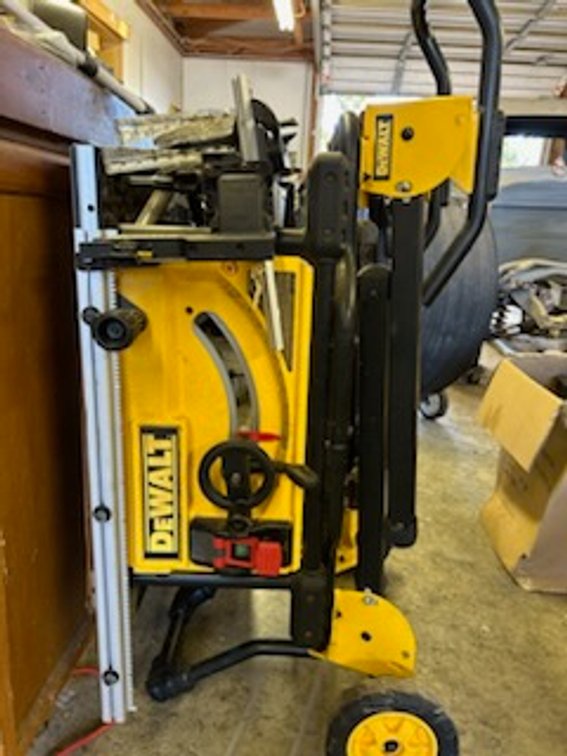 Image for FAR 764 - LIVE AUCTION in Moneta - TOOLS, TRACTORS, FARM EQUIPMENT, CARS & MUCH MORE!