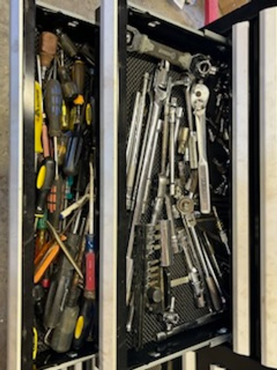 Image for FAR 764 - LIVE AUCTION in Moneta - TOOLS, TRACTORS, FARM EQUIPMENT, CARS & MUCH MORE!