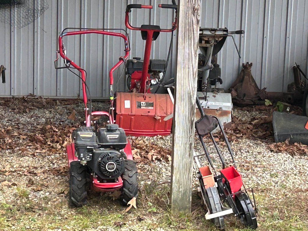 Image for FAR 764 - LIVE AUCTION in Moneta - TOOLS, TRACTORS, FARM EQUIPMENT, CARS & MUCH MORE!