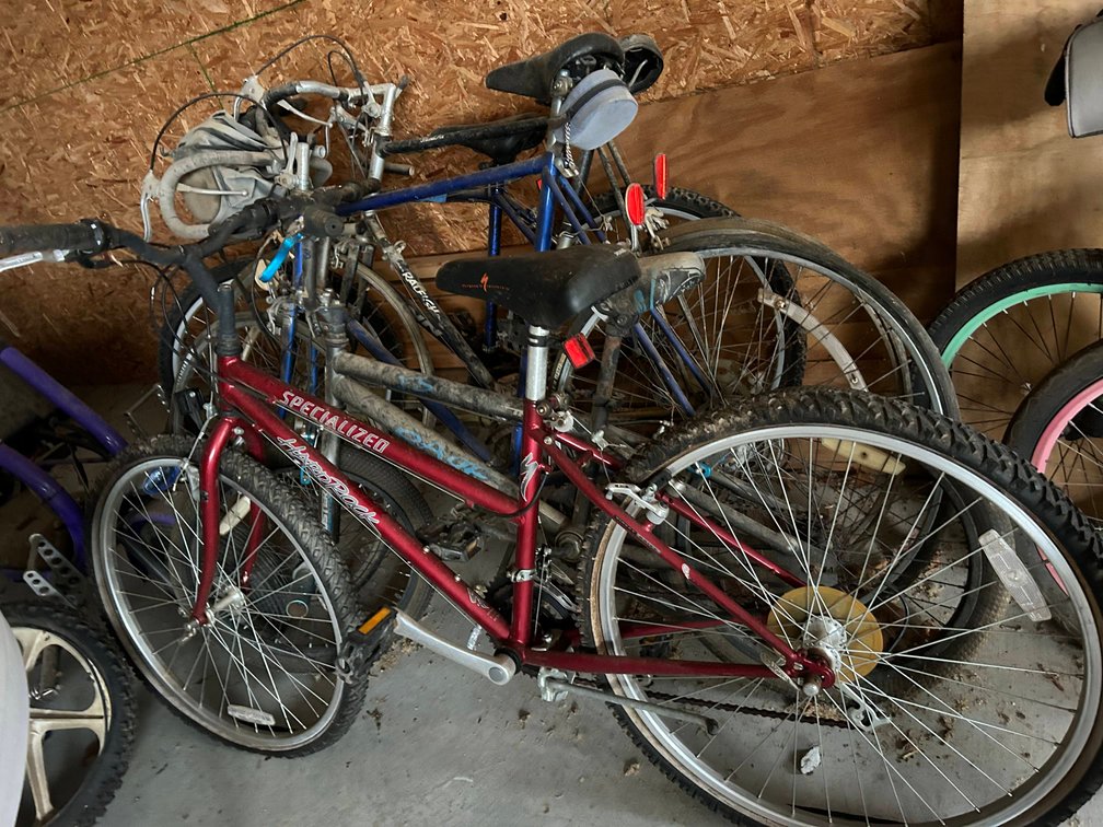 Image for FAR 764 - LIVE AUCTION in Moneta - TOOLS, TRACTORS, FARM EQUIPMENT, CARS & MUCH MORE!