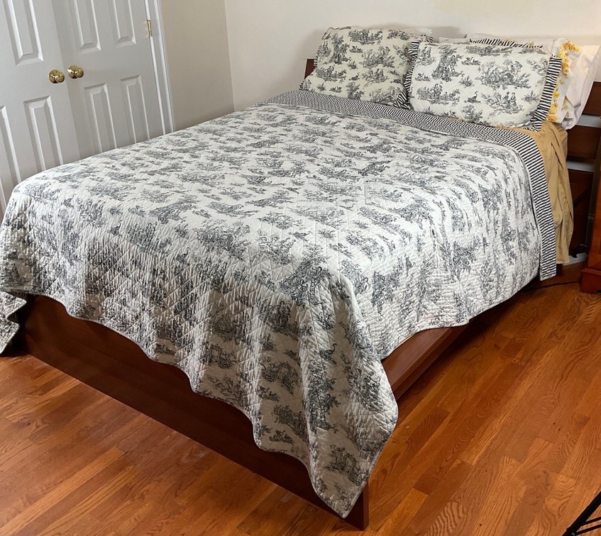 Modern Wood Veneer Platform Bed Frame With Slatted Headboard