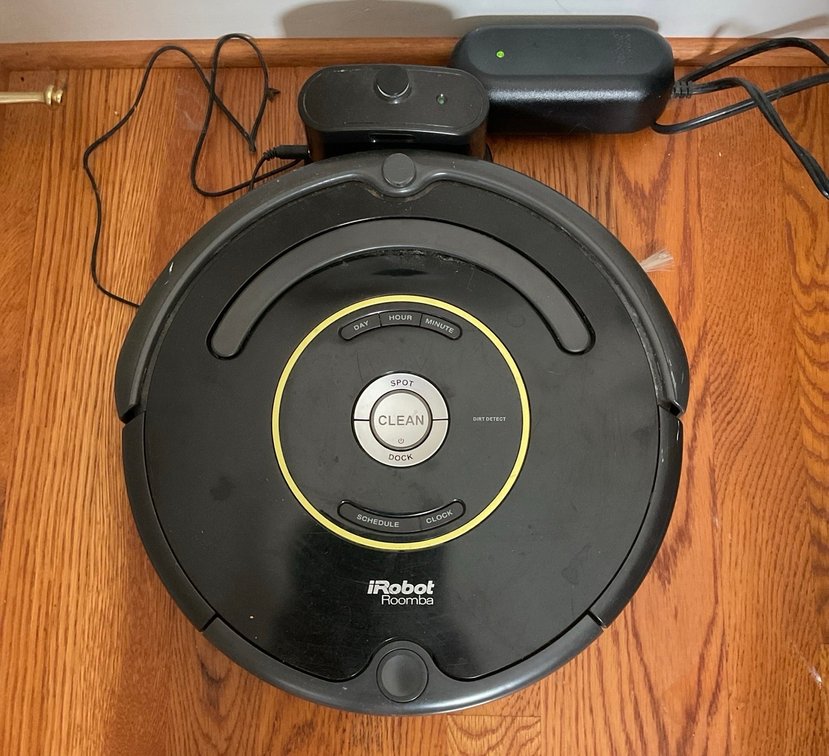 iRobot Roomba 650 Robotic Vacuum Cleaner with Charging Dock