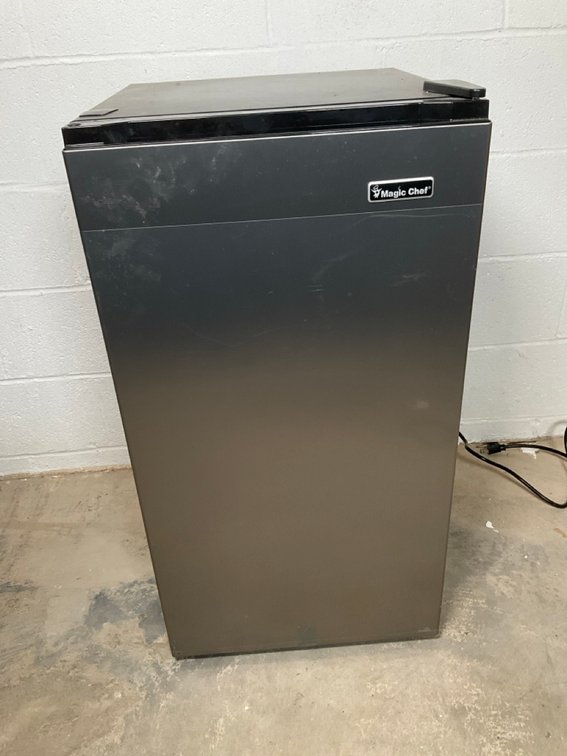 Magic Chef 3.2 Cu Ft Compact Refrigerator Mini Fridge