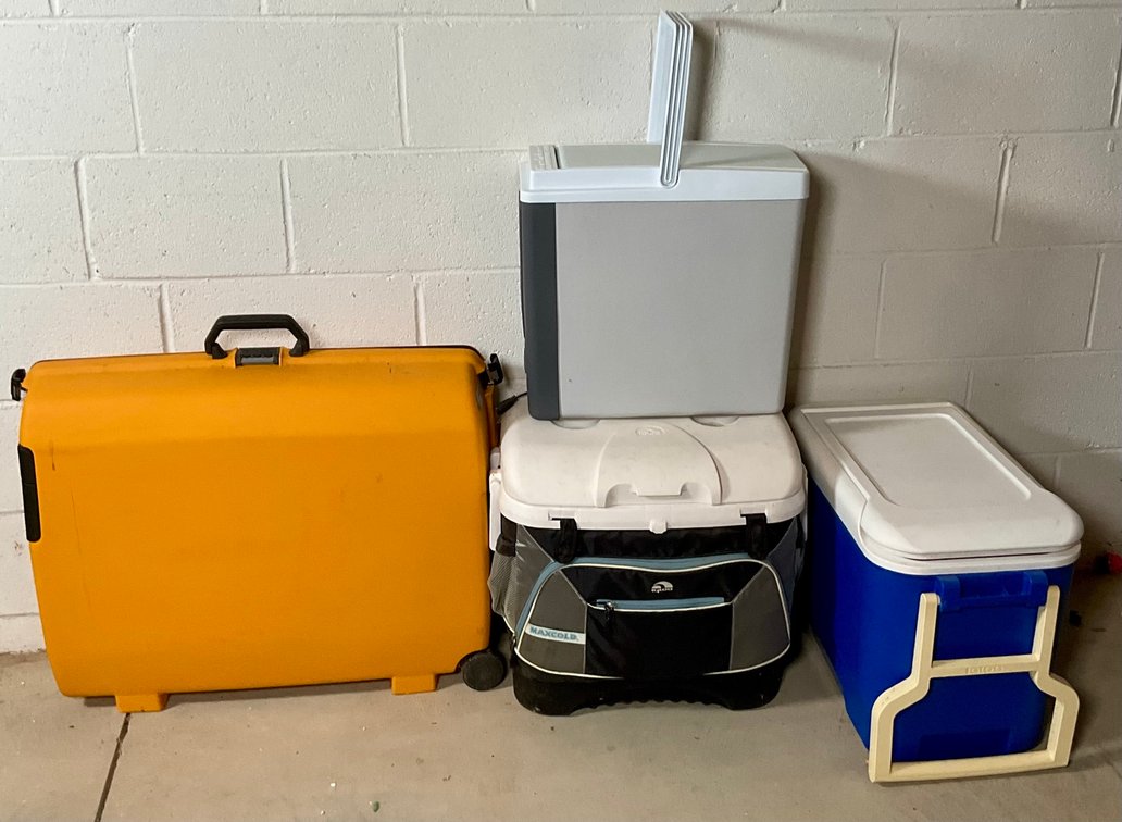 Samsonite Hardshell Suitcase, Koolatron 12V and Igloo Rolling Coolers