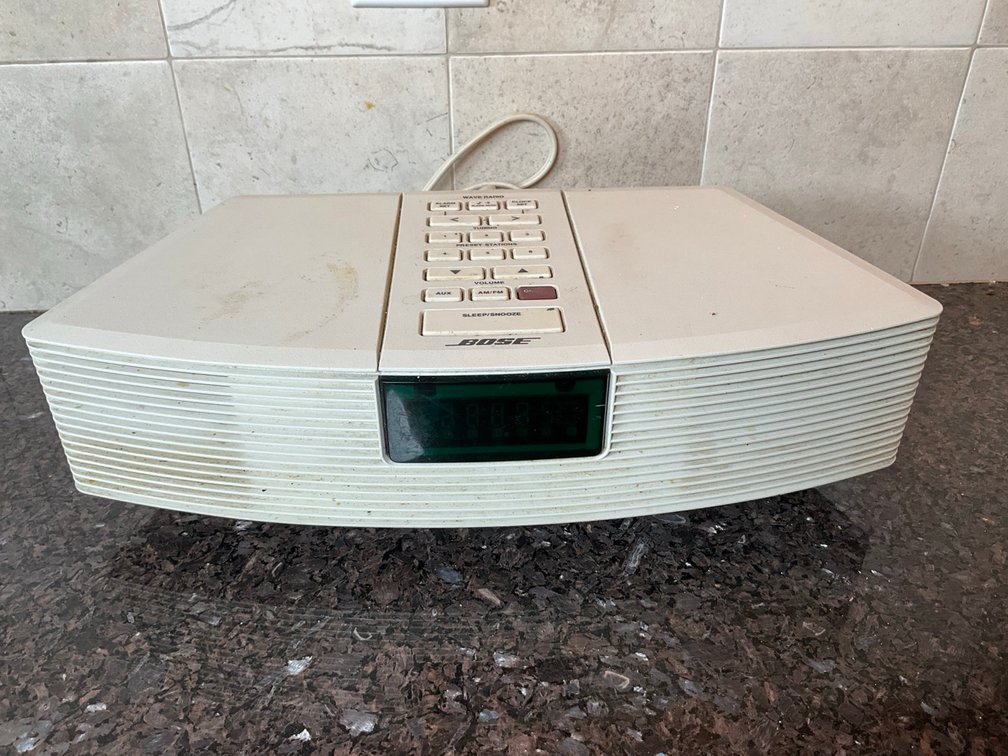 Bose Wave AM FM Tabletop Clock Radio Model AWR1-1W