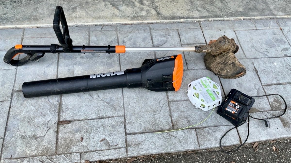 WORX 20V Cordless String Trimmer, Blower and Charger Lot
