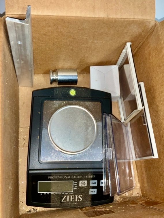 Zieis Professional Balance Series Digital Precision Scale With Calibration Weight
