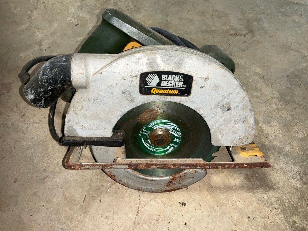 Black & Decker Quantum 7 1/4 Inch Circular Saw BD3100