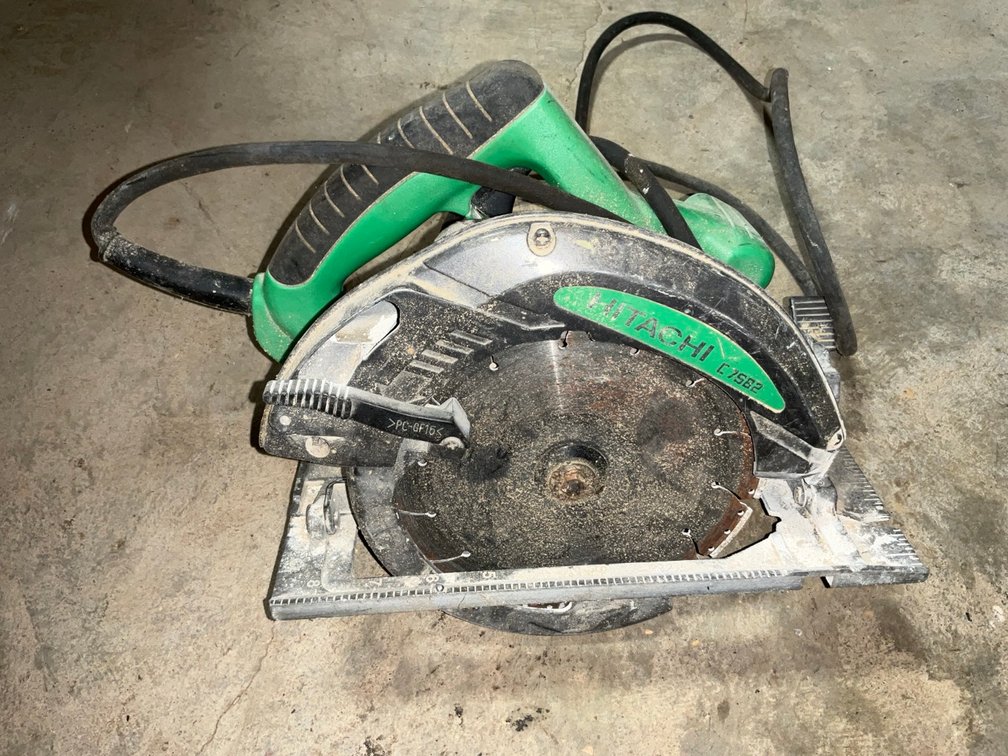 Hitachi C7SB2 7-1/4 Inch 15 Amp Corded Circular Saw