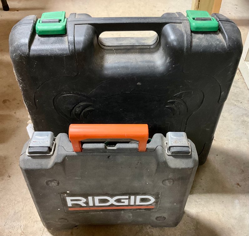 Hitachi NC 40G Gas Concrete Nailer and Ridgid Finish Stapler Lot
