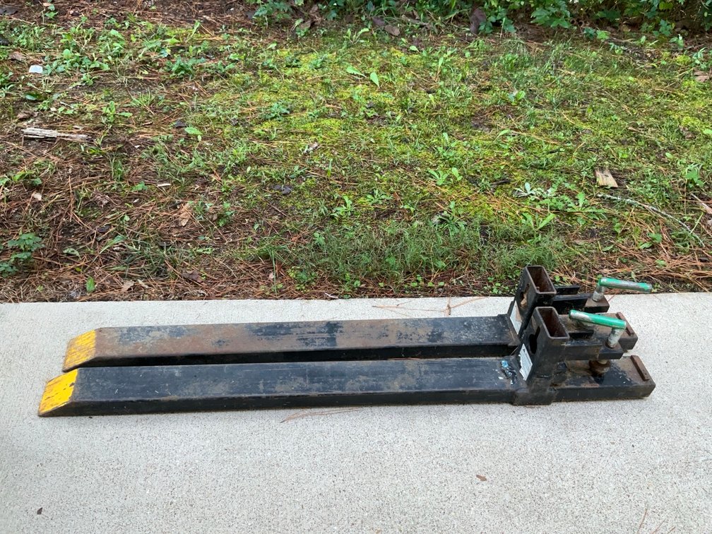 Set of 2 Clamp-On Tractor Loader Bucket Steel Pallet Forks