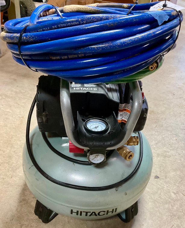 Hitachi EC 710S Electric Air Compressor with Pneumatic Hoses