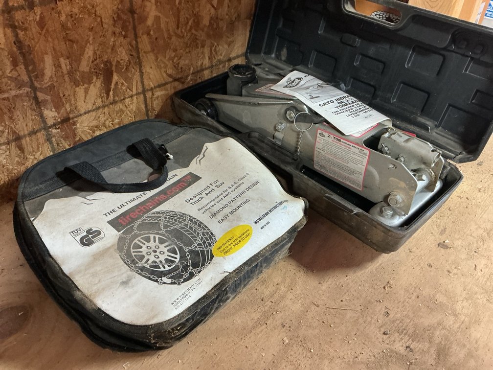 Mack Hydraulics Floor Jack and Diamond Snow Tire Chains