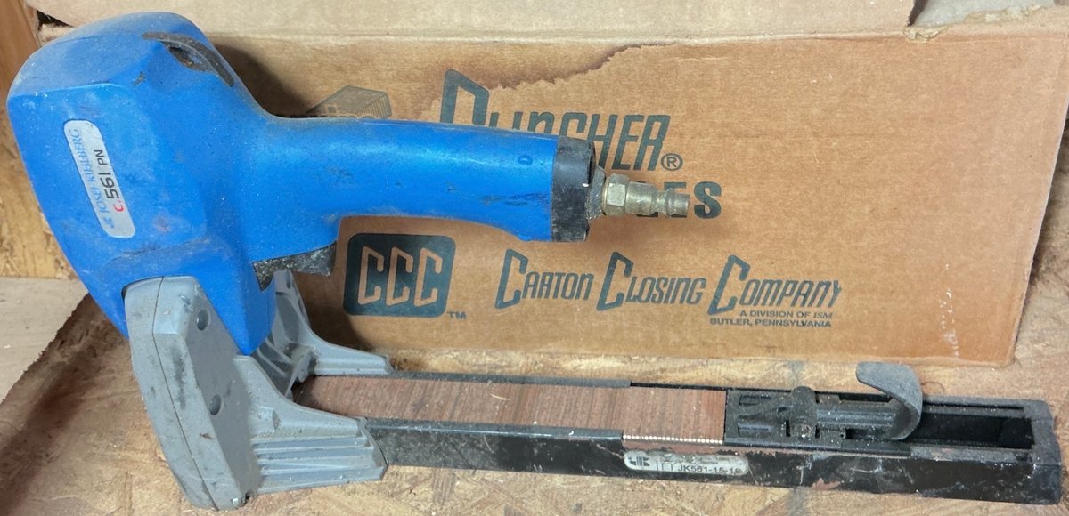 Josef Kihlberg C.561 PN Pneumatic Carton Stapler with Clincher Staples