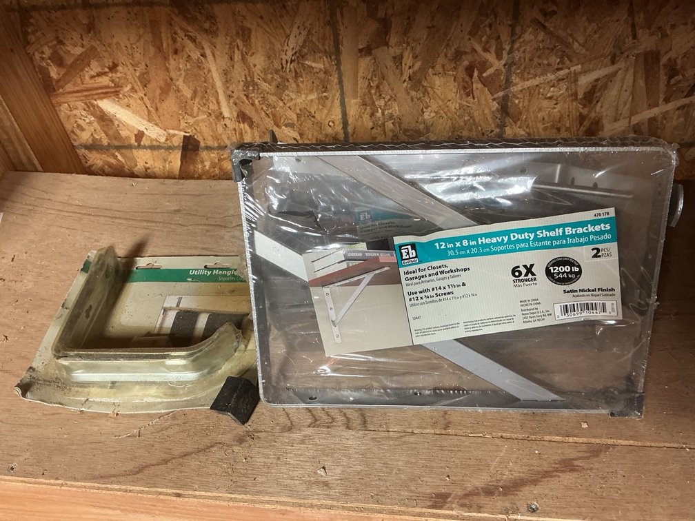 Everbilt Heavy Duty Shelf Brackets and Gatehouse Cabinet Locks Lot