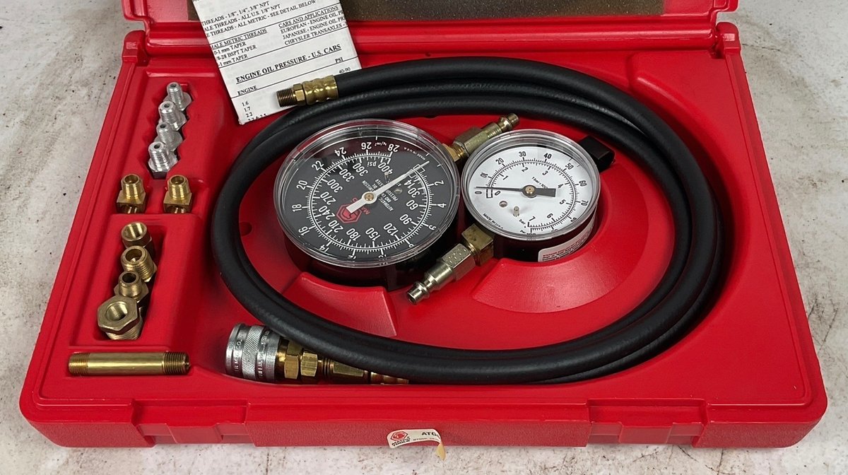Engine Oil Pressure Gauge