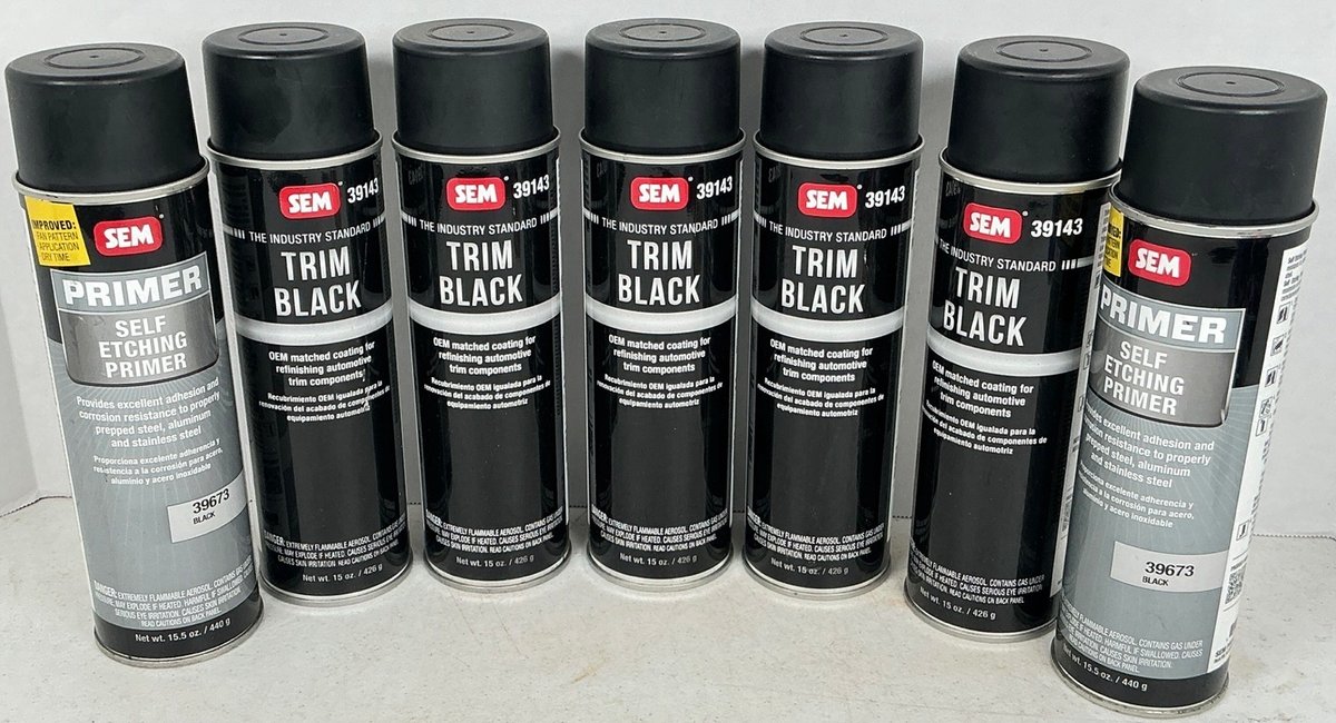 Trim Black Aerosol