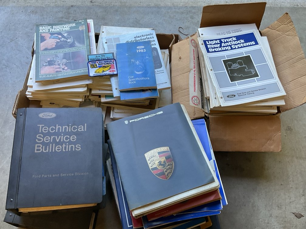 Vehicle Service Manual And Shelf