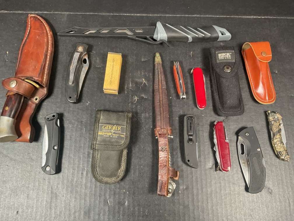 Assorted Fixed Blade and Folding Knives Gerber Multi-Tool Buck Lot