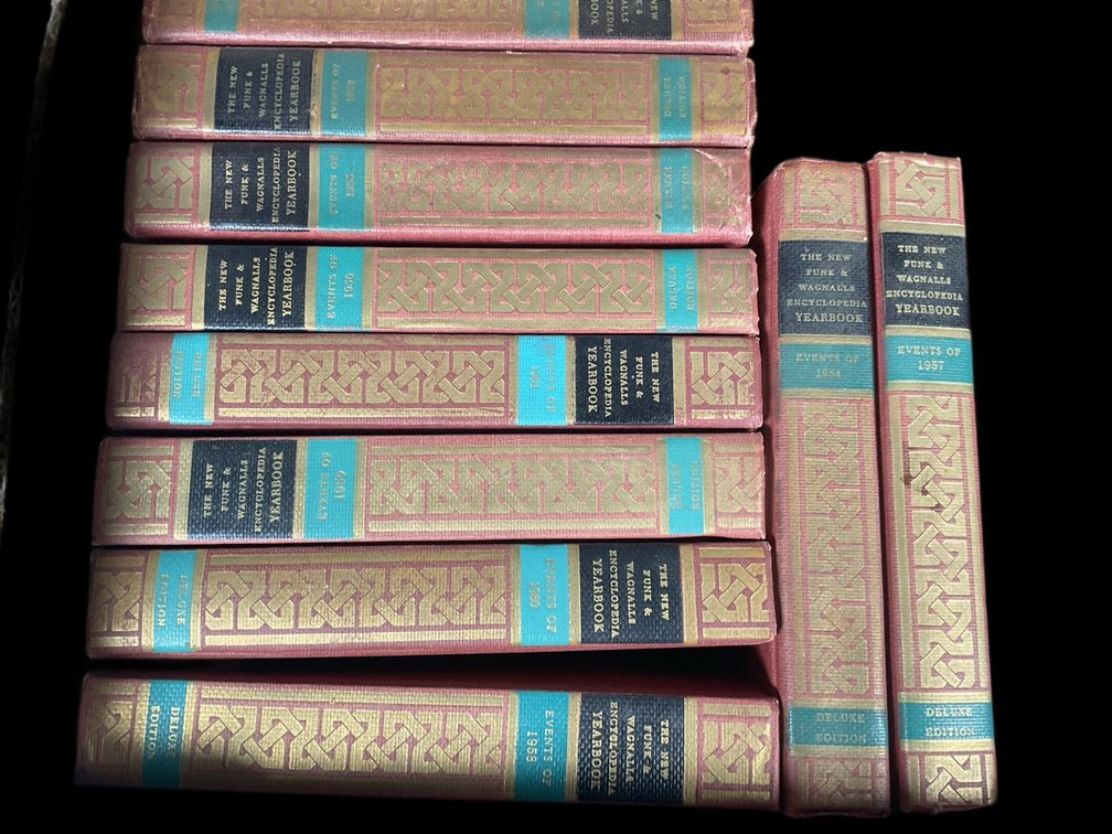 The New Funk and Wagnalls Encyclopedia Yearbook Deluxe Editions