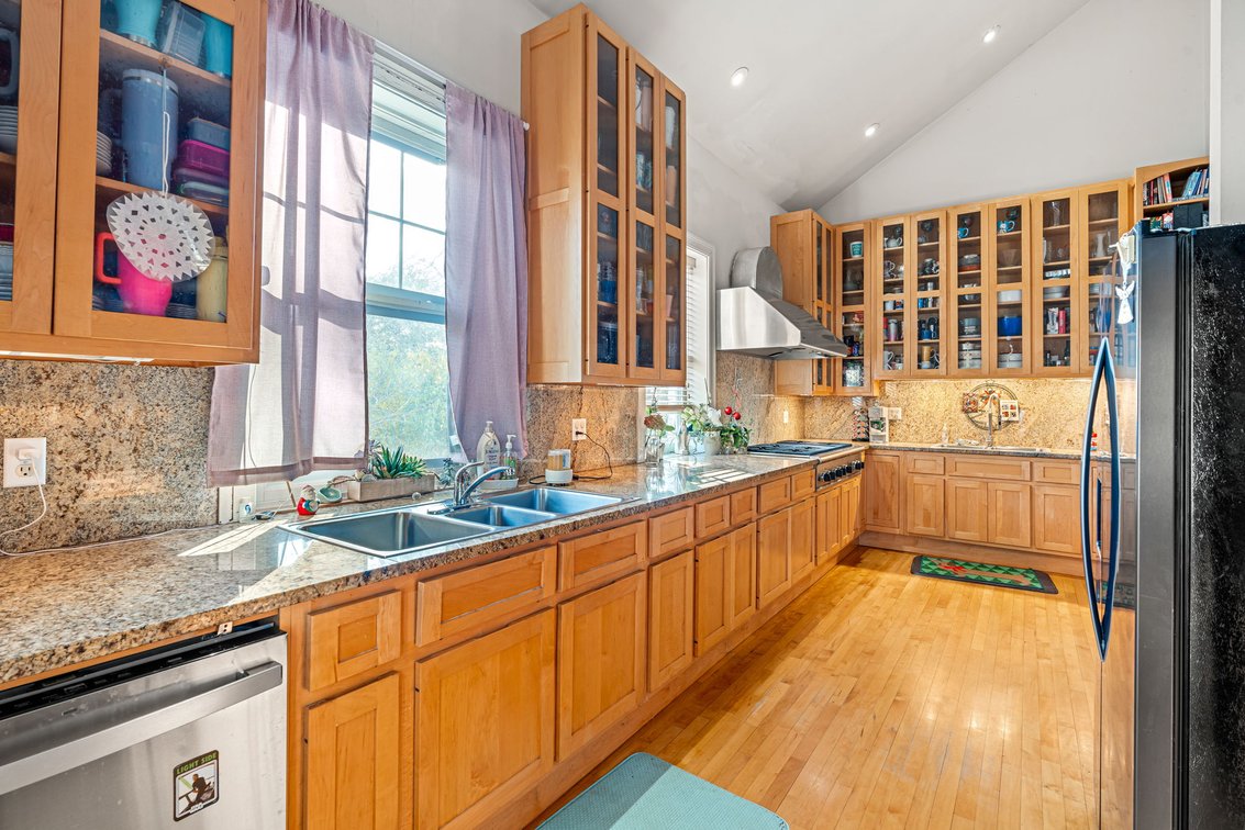 Image for 160 N Galt Ave-ONLINE AUCTION ONLY-BIDDING HAS STARTED