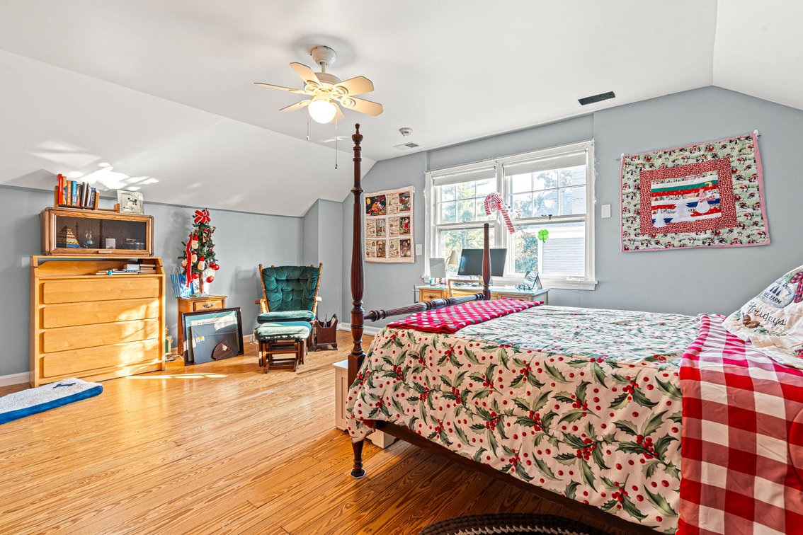 Image for 160 N Galt Ave-ONLINE AUCTION ONLY-BIDDING HAS STARTED