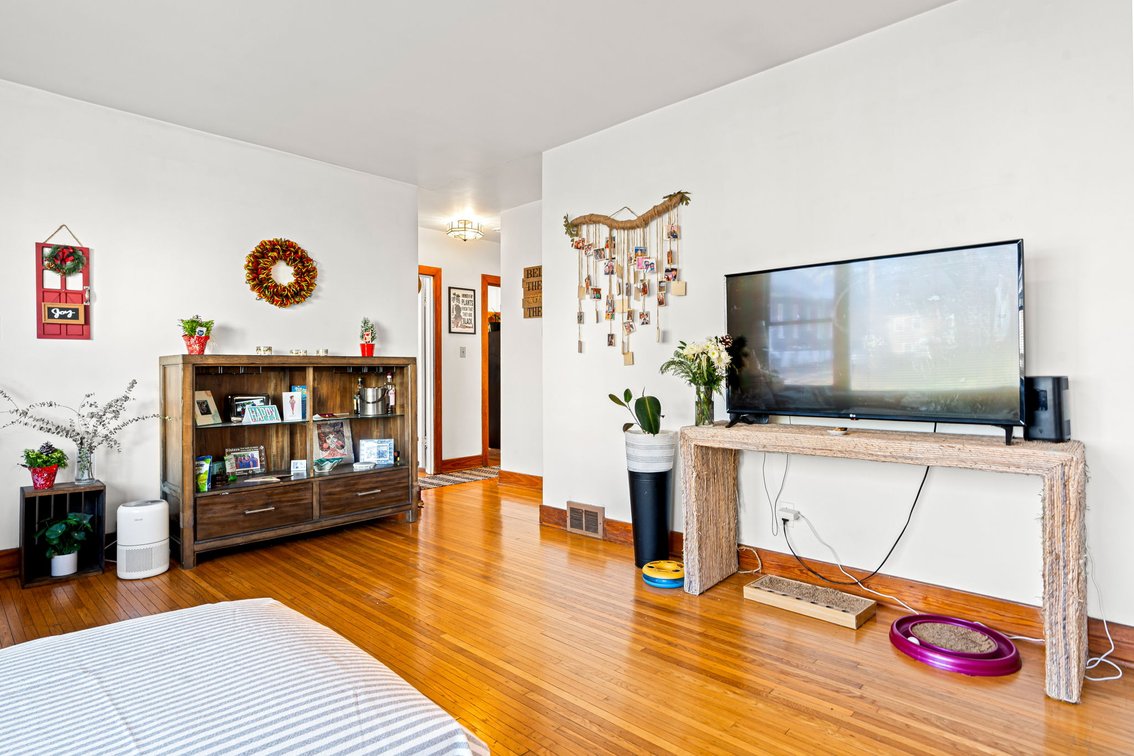 Image for 164 N Galt Ave-ONLINE AUCTION ONLY-BIDDING HAS STARTED