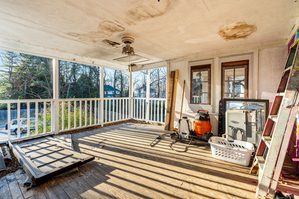 Image for 172 N Galt Ave-ONLINE AUCTION ONLY-BIDDING HAS STARTED