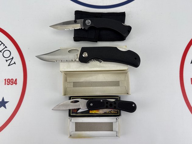 Image for (3) Assorted Folding Knives
