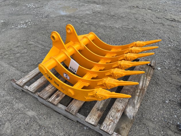 Image for E1p. 2026 Unused GIYI CAT305 Excavator Rake with Teeth - [Excavator Attachments]