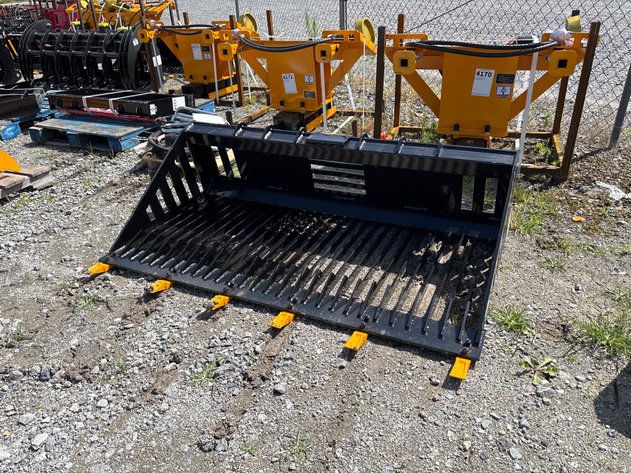 Image for E1p.2026 Unused GIYI Skid Steer Rock Bucket