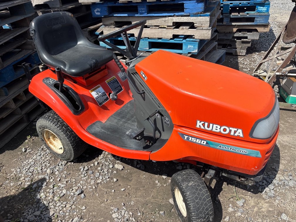 D4b. Kubota T1560 lawn tractor