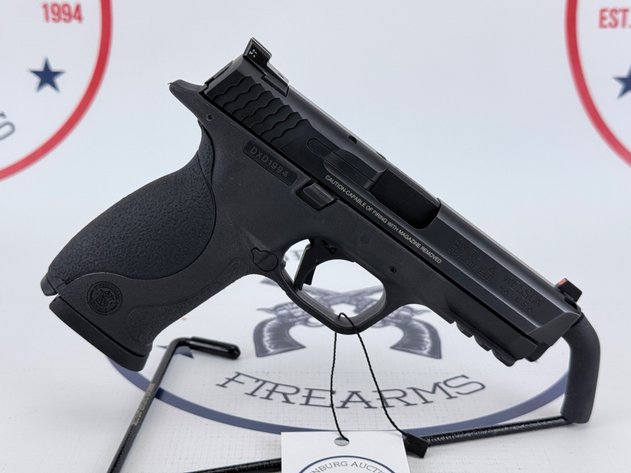 Image for Smith & Wesson M&P 9 Semi-Automatic Pistol - 9 mm