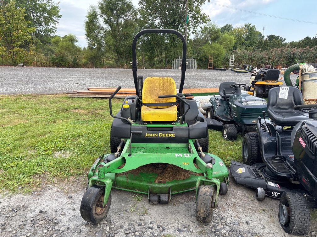D4b. John deere 757 ztrak 60” Zero turn