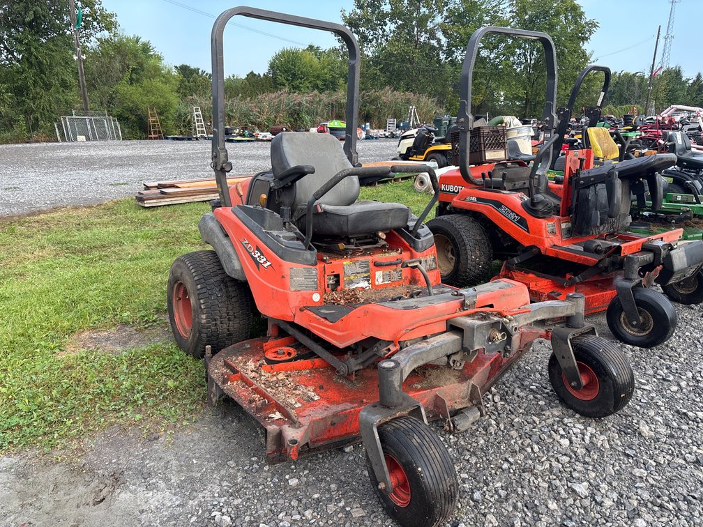 D4b. Kubota zd331 72” Zero turn
