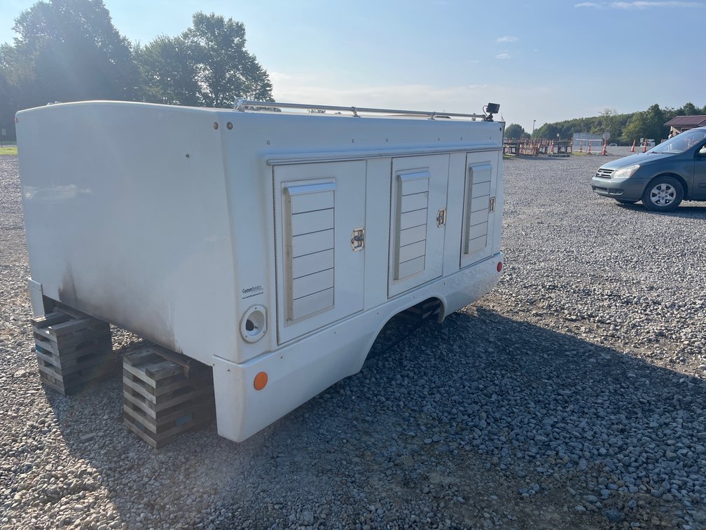 CUSTOM FIBERGLASS COACHES 6-COMPARTMENT ANIMAL TRANSPORT / ANIMAL CONTROL TRUCK BODY